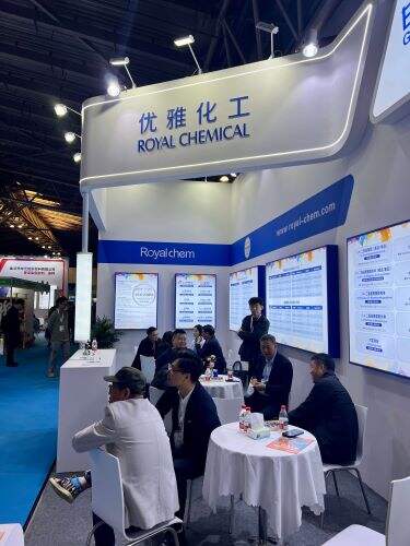 International buyers meeting with Royalchem sales team at Booth E931 during China Interdye 2026 Shanghai